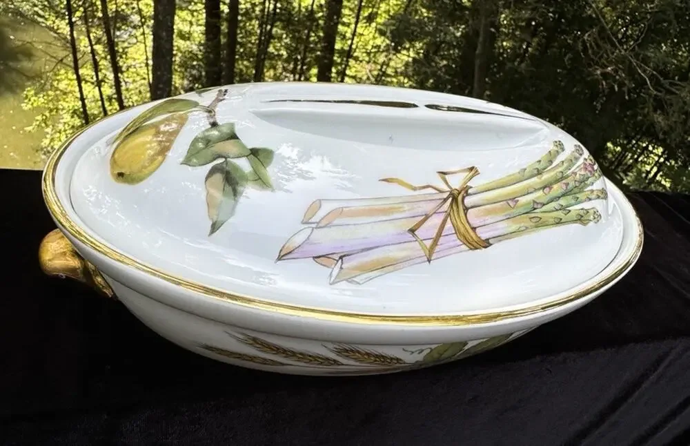 Royal Worcester Fine Porcelain 10” Oval Lidded Casserole Dish Gold Trim -4O